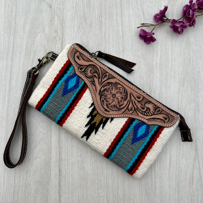 The Design Edge White Saddle Blanket Clutch TSB-41C