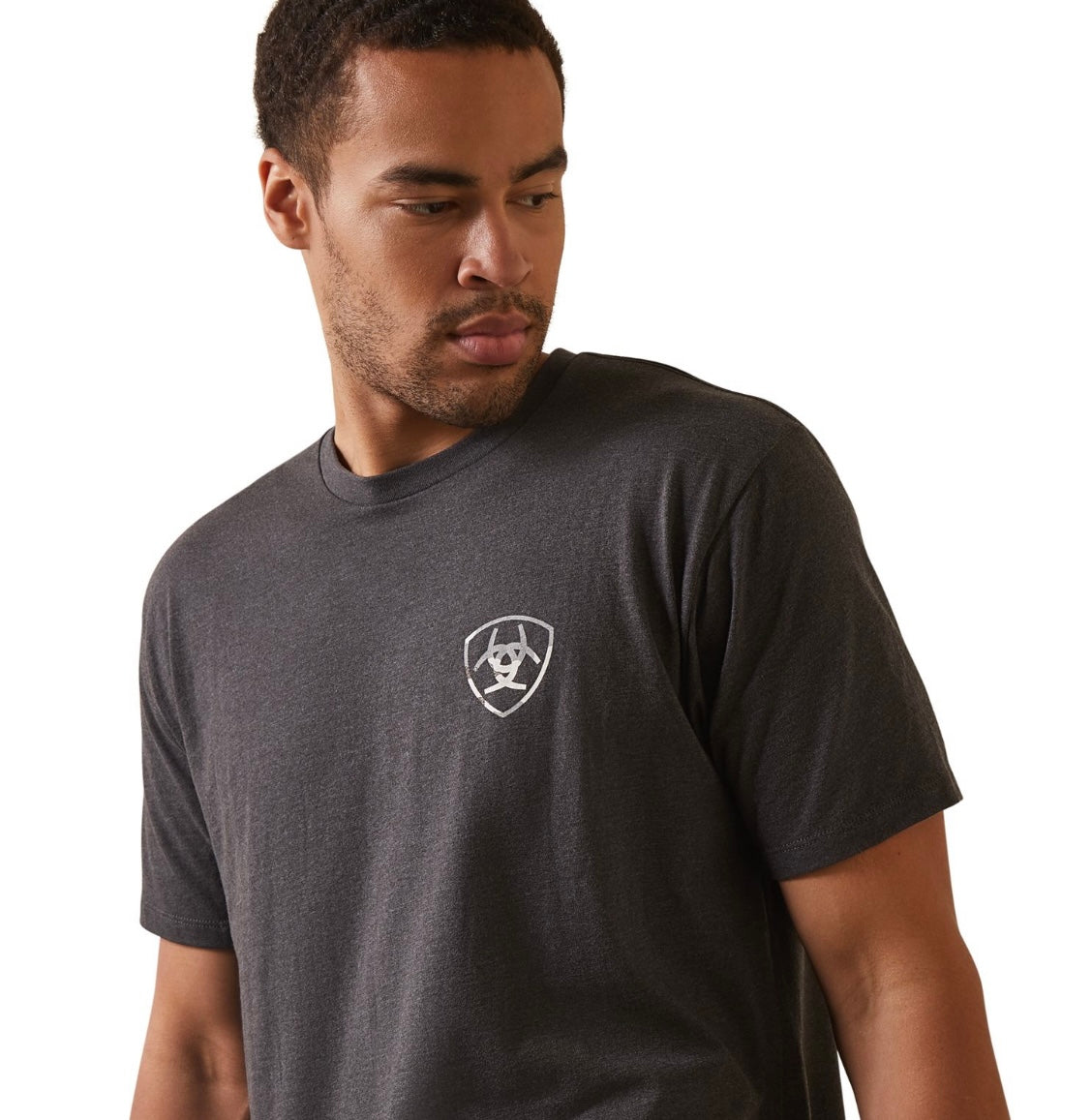 ARIAT MENS TONAL CAMO FLAG SS TSHIRT CHARCOAL HEATHER