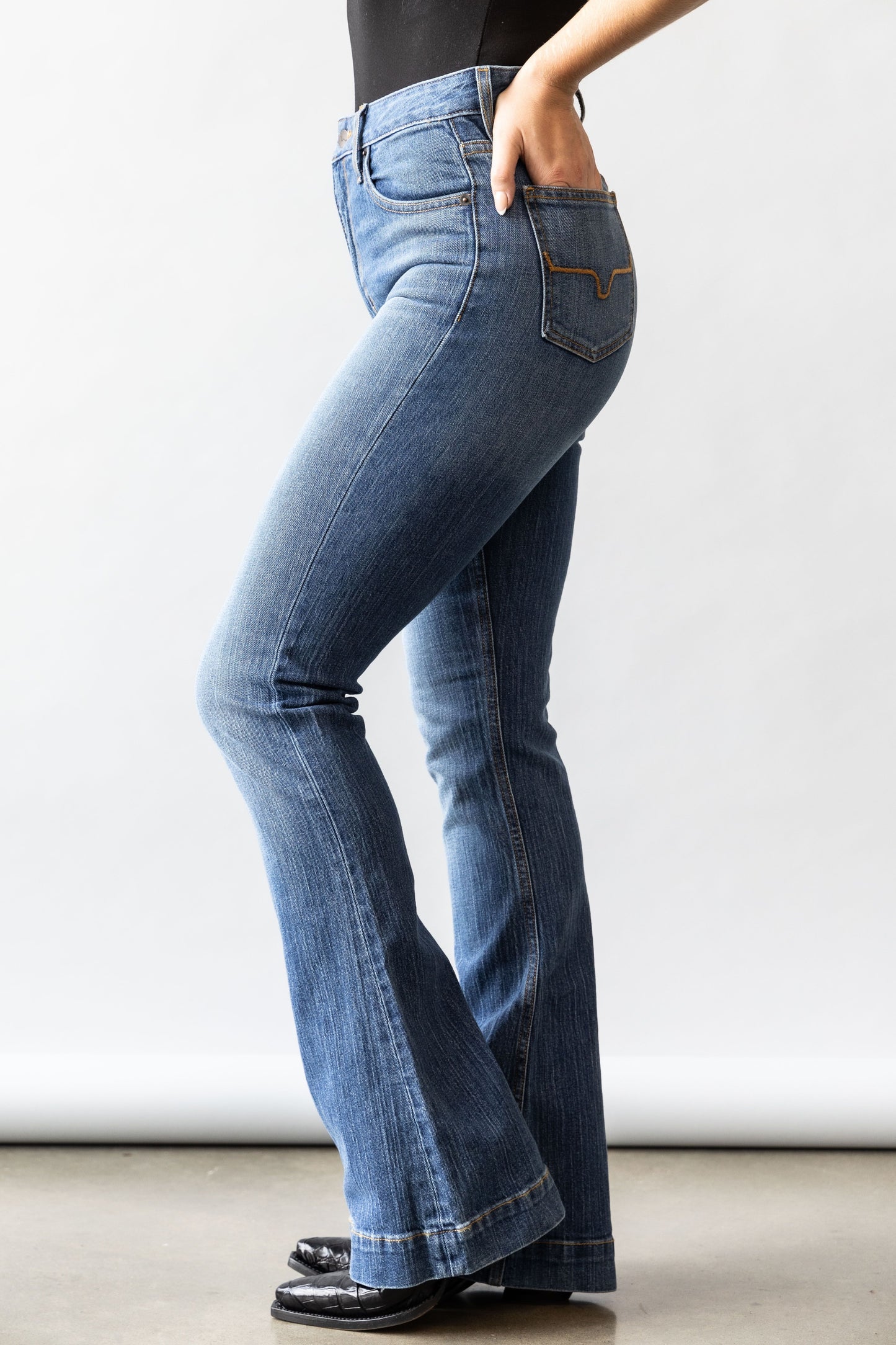 Kimes Ranch Womens Jennifer Jeans Mid wash